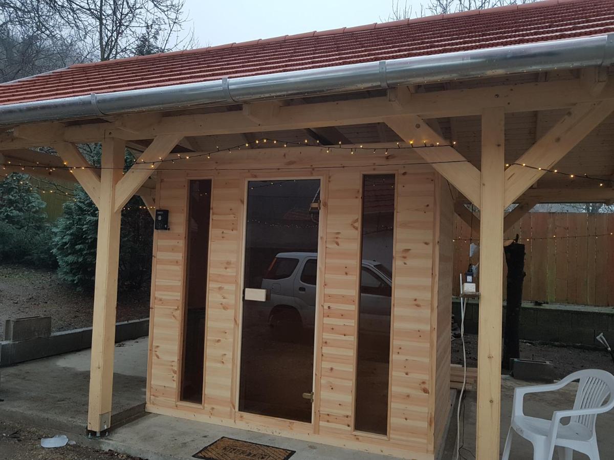 Cseresznyés Vendégház Szomolya Exterior foto